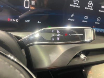 2026 Cadillac VISTIQ Platinum