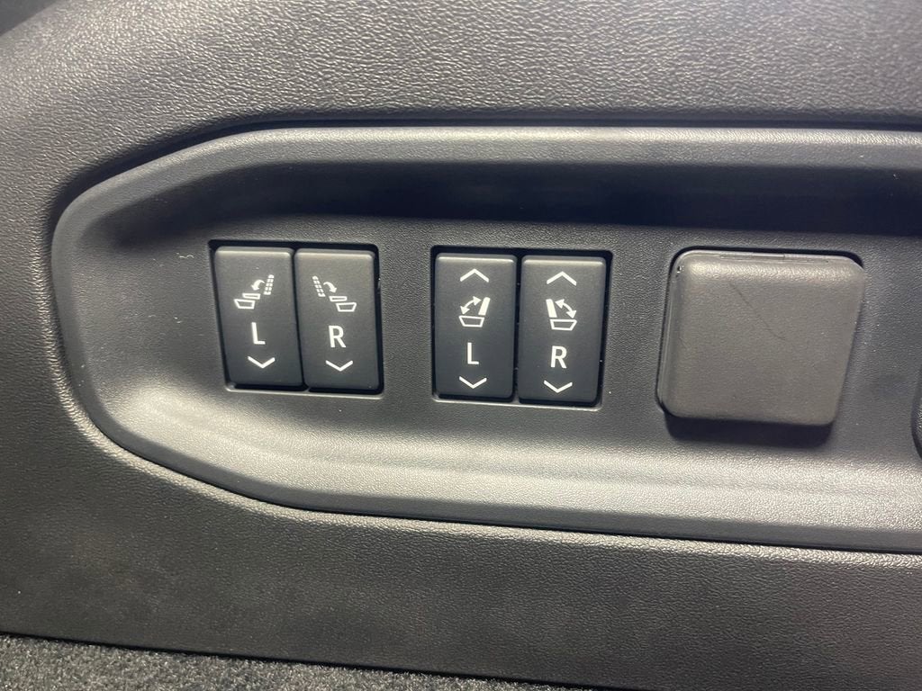 2026 Cadillac VISTIQ Platinum