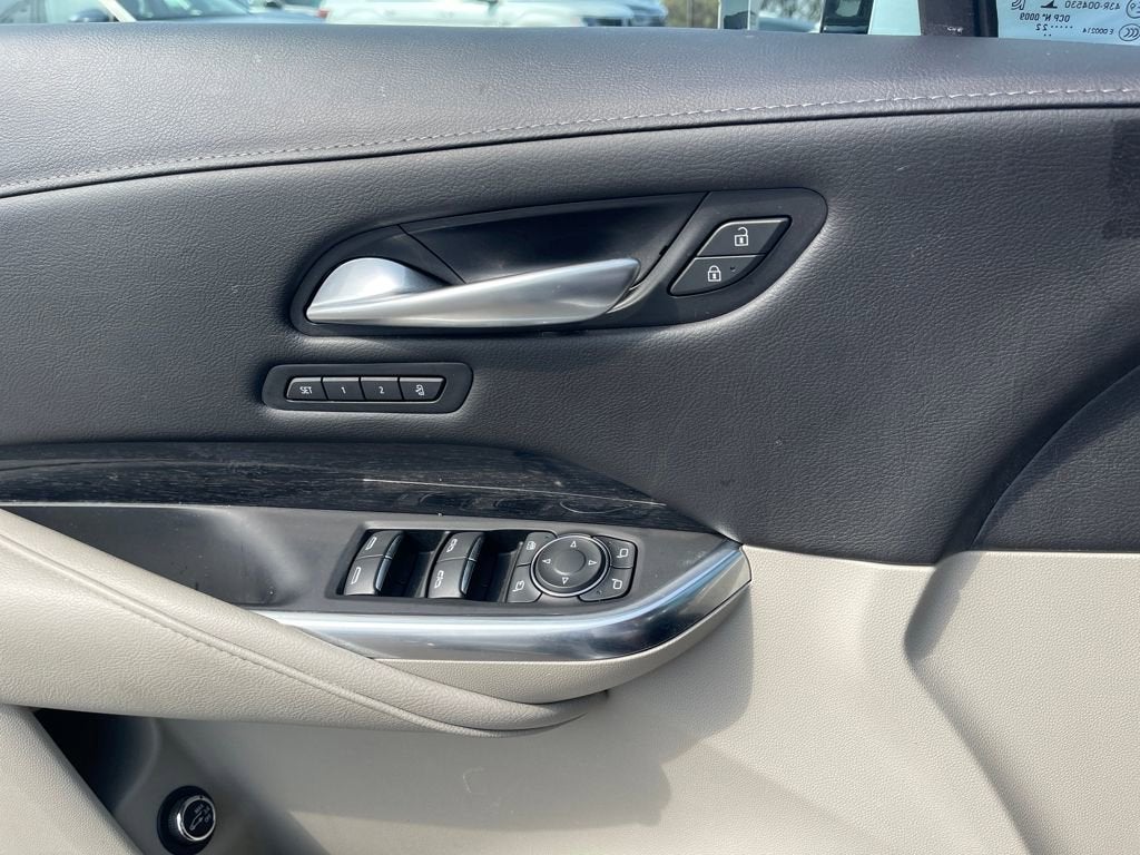 2022 Cadillac XT4 Premium Luxury