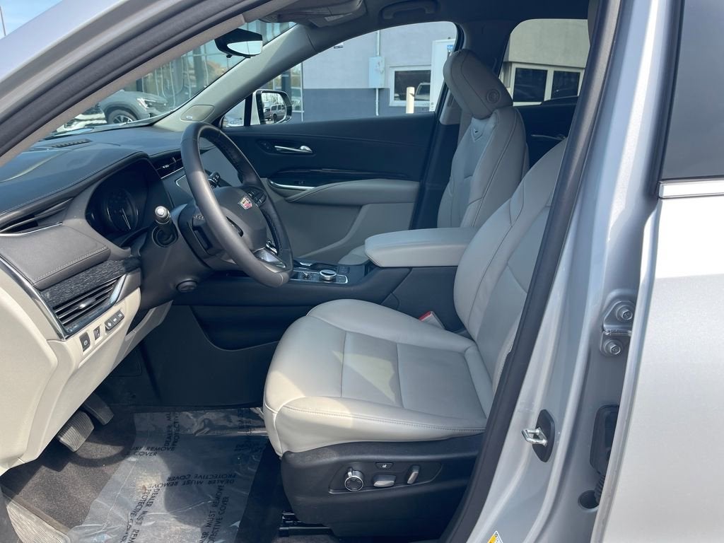 2022 Cadillac XT4 Premium Luxury