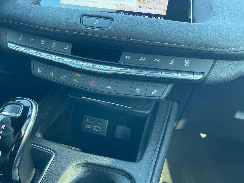 2022 Cadillac XT4 Premium Luxury