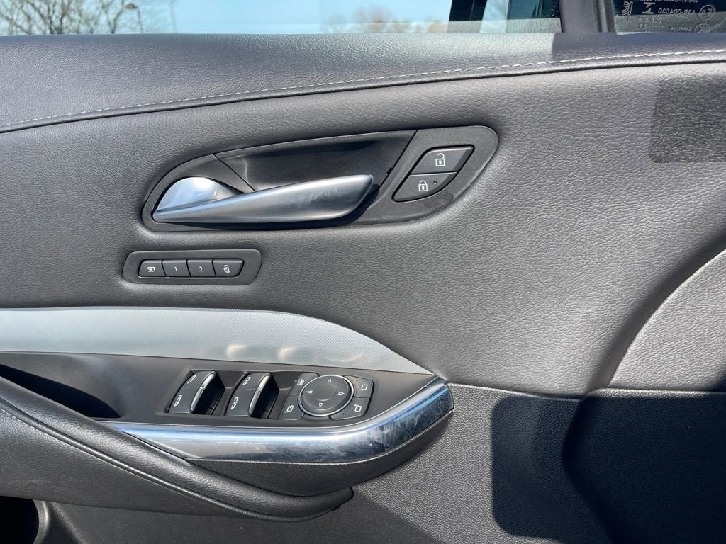 2022 Cadillac XT4 Premium Luxury