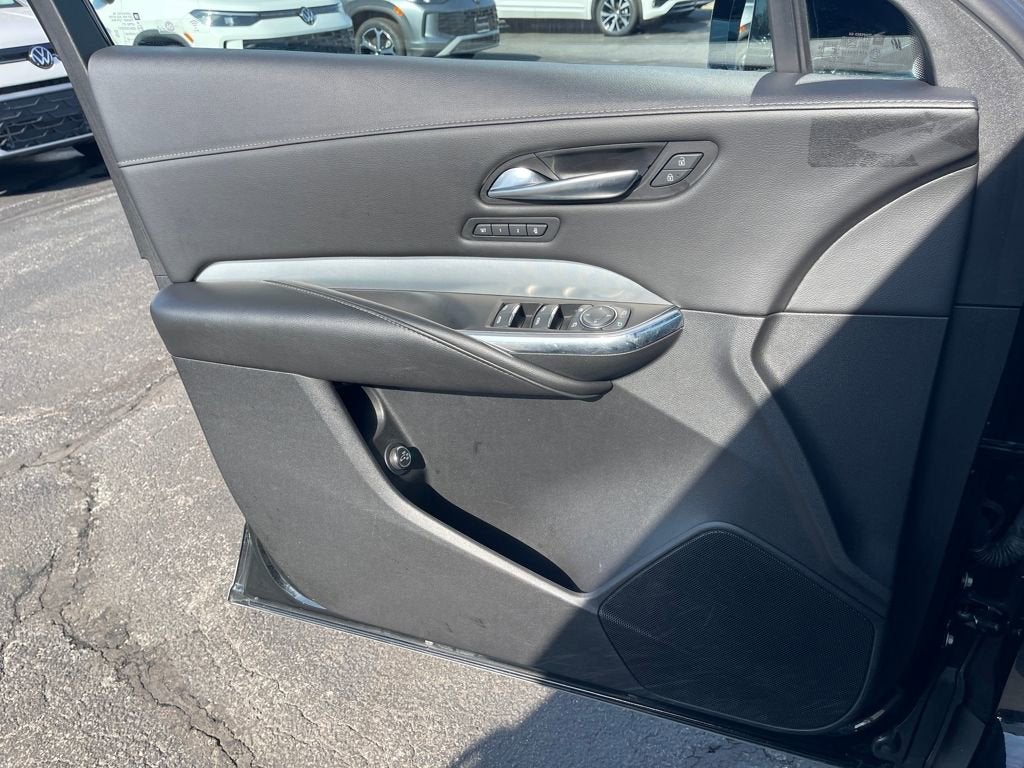 2022 Cadillac XT4 Premium Luxury