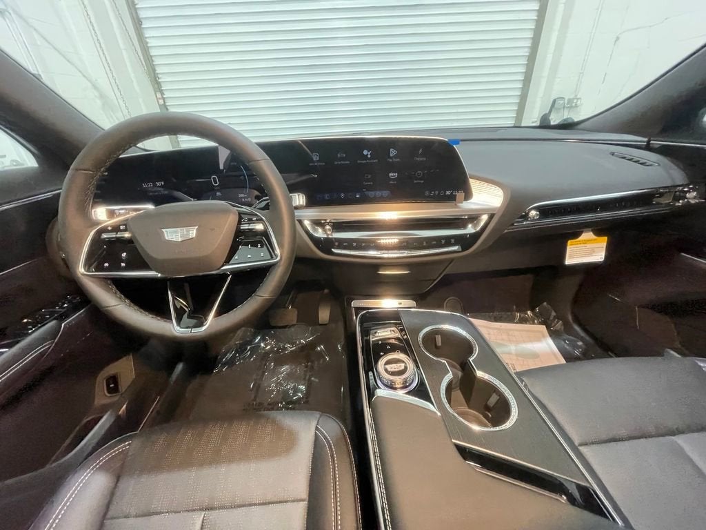 2025 Cadillac LYRIQ Luxury 1