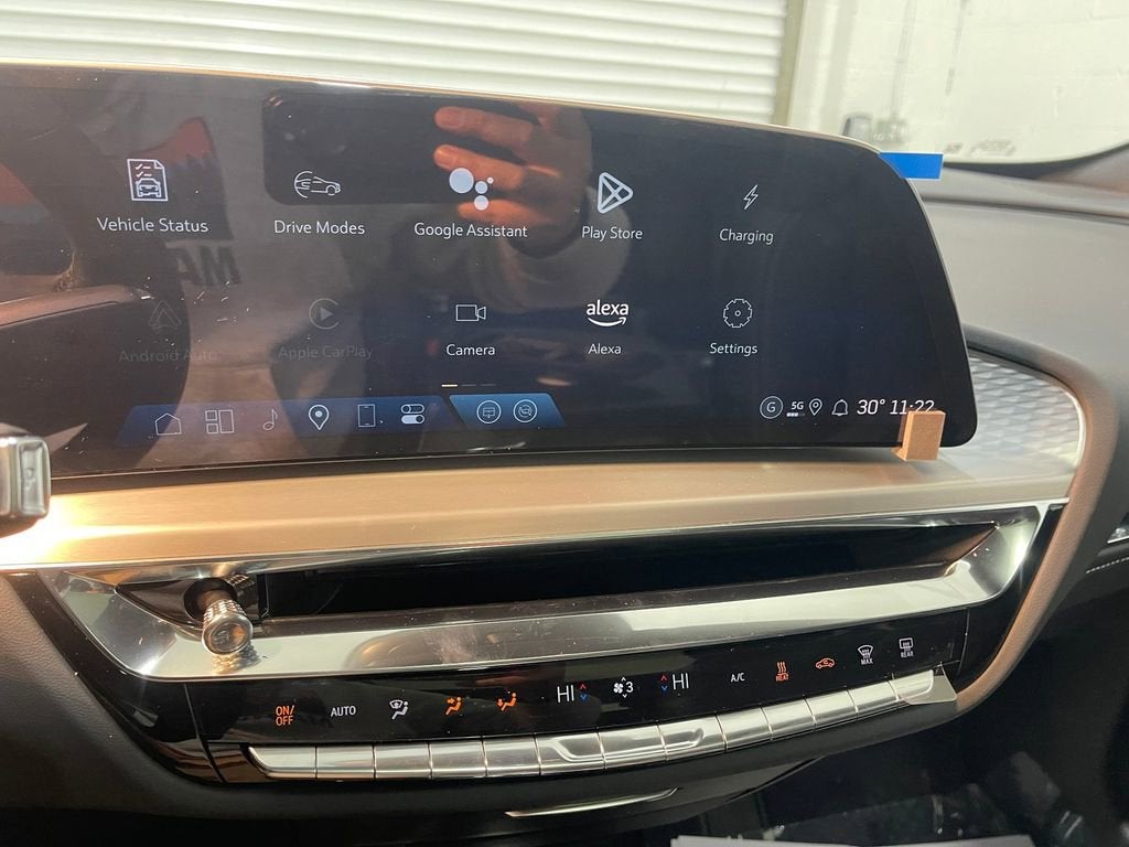 2025 Cadillac LYRIQ Luxury 1