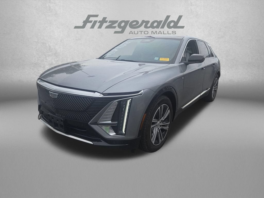 2024 Cadillac LYRIQ Luxury 2