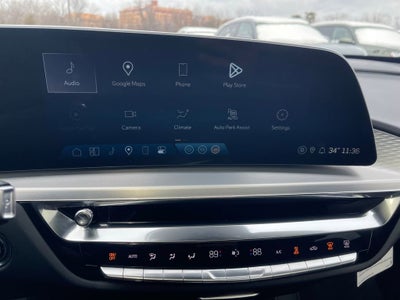 2024 Cadillac LYRIQ Luxury 3