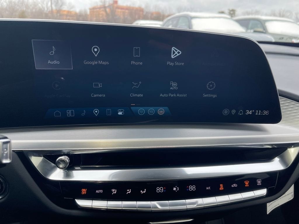 2024 Cadillac LYRIQ Luxury 3