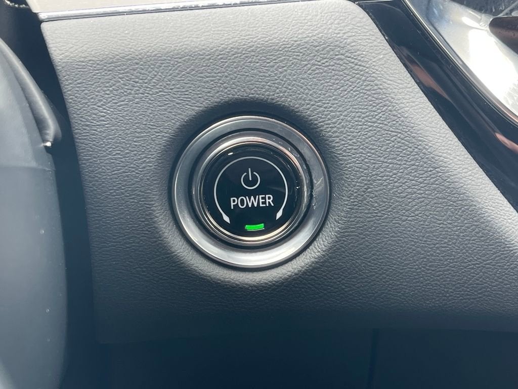 2024 Cadillac LYRIQ Luxury 3