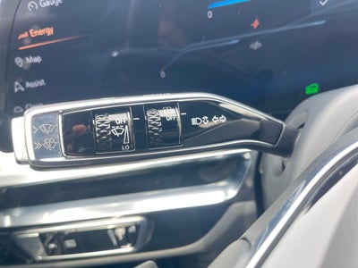 2024 Cadillac LYRIQ Luxury 3