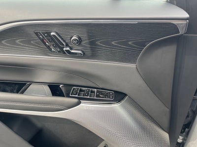 2024 Cadillac LYRIQ Luxury 3