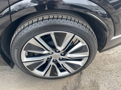 2024 Cadillac LYRIQ Luxury 3