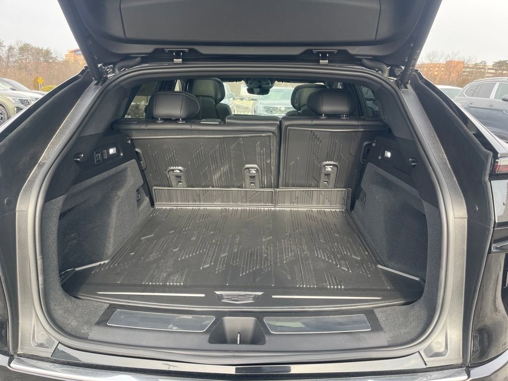 2024 Cadillac LYRIQ Luxury 3