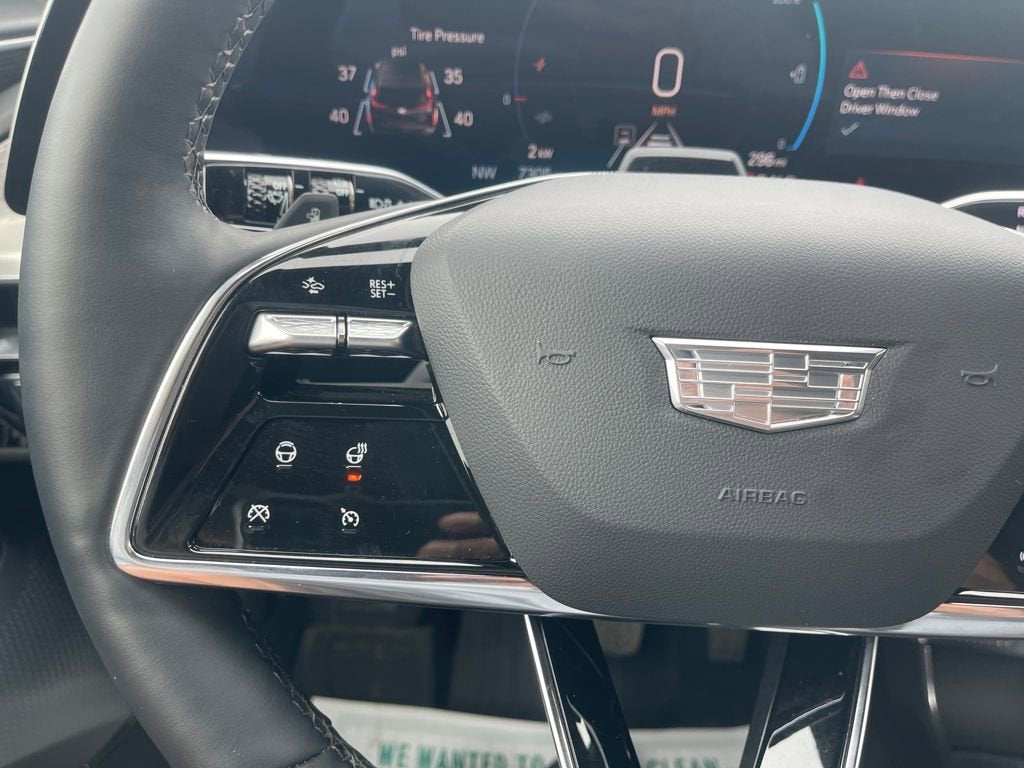 2024 Cadillac LYRIQ Luxury 3