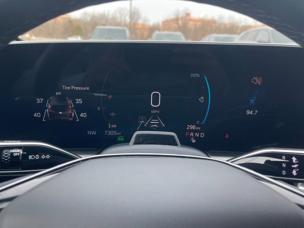 2024 Cadillac LYRIQ Luxury 3