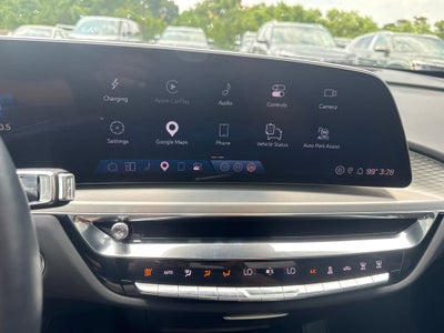 2025 Cadillac LYRIQ Luxury 3