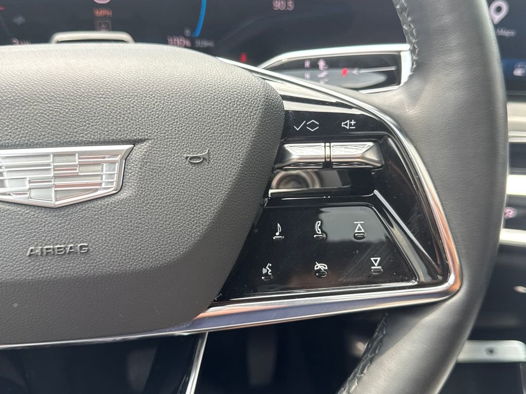 2025 Cadillac LYRIQ Luxury 3