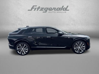 2025 Cadillac LYRIQ Luxury 3