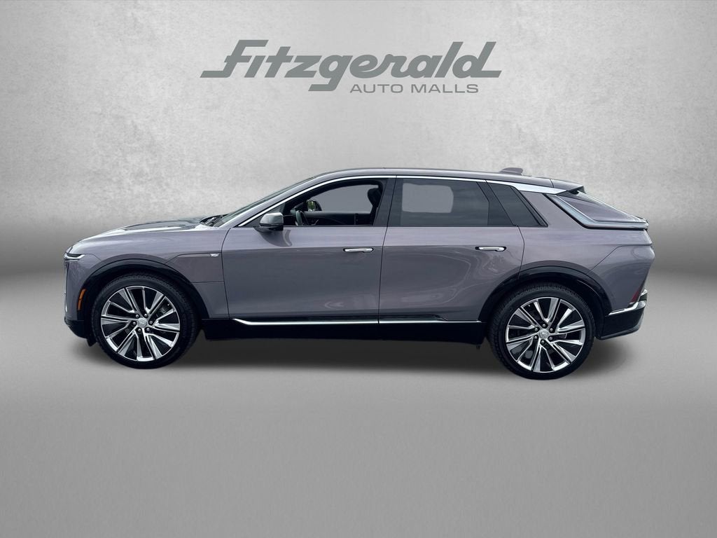 2025 Cadillac LYRIQ Luxury 3