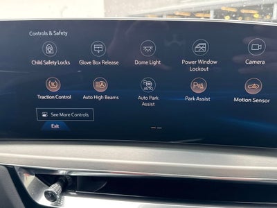 2025 Cadillac LYRIQ Luxury 3