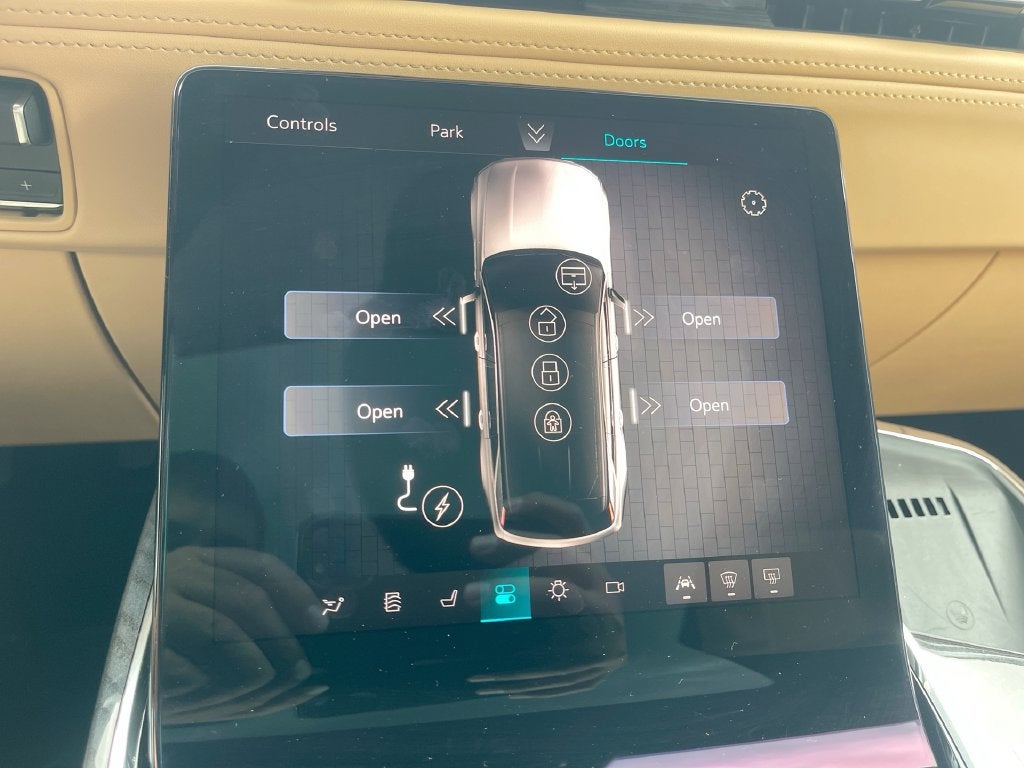 2025 Cadillac ESCALADE IQ Luxury 2