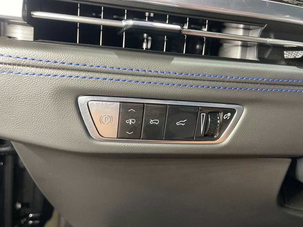 2025 Cadillac ESCALADE IQ Sport 1