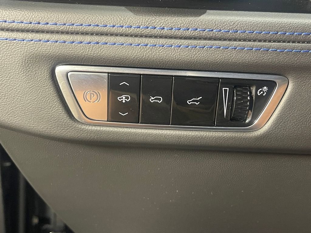 2025 Cadillac ESCALADE IQ Sport 1