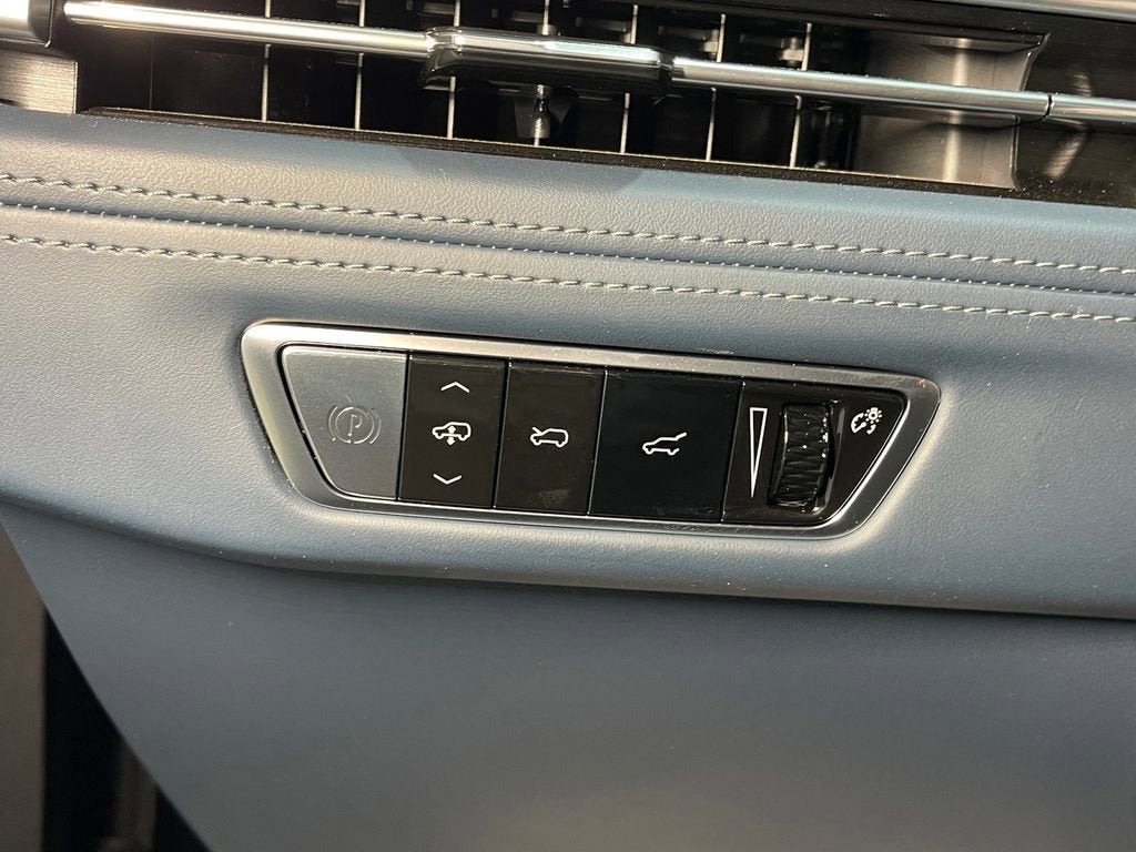 2025 Cadillac ESCALADE IQ Sport 2