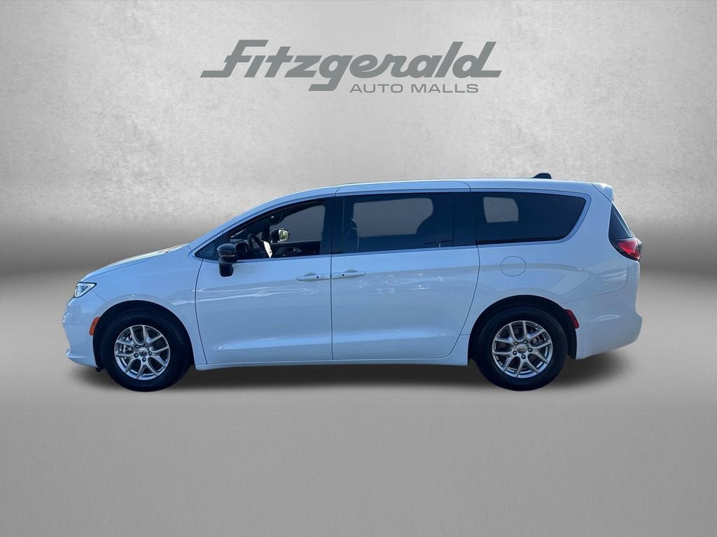 2024 Chrysler Pacifica Touring