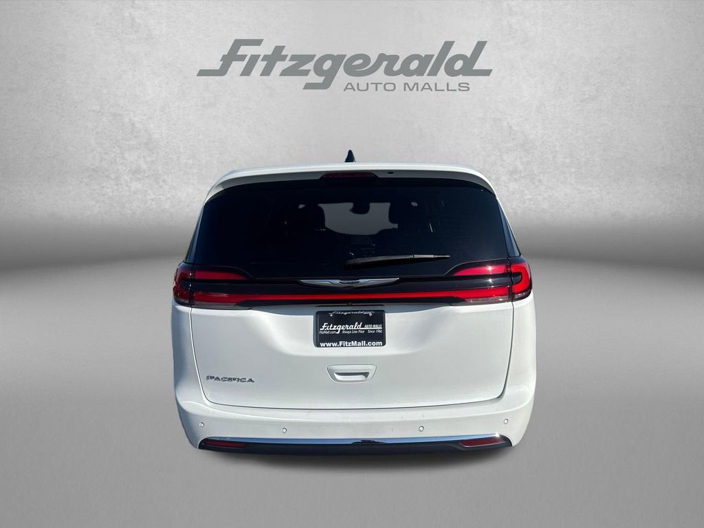 2024 Chrysler Pacifica Touring