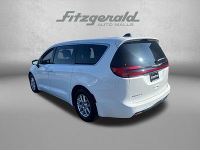 2024 Chrysler Pacifica Touring