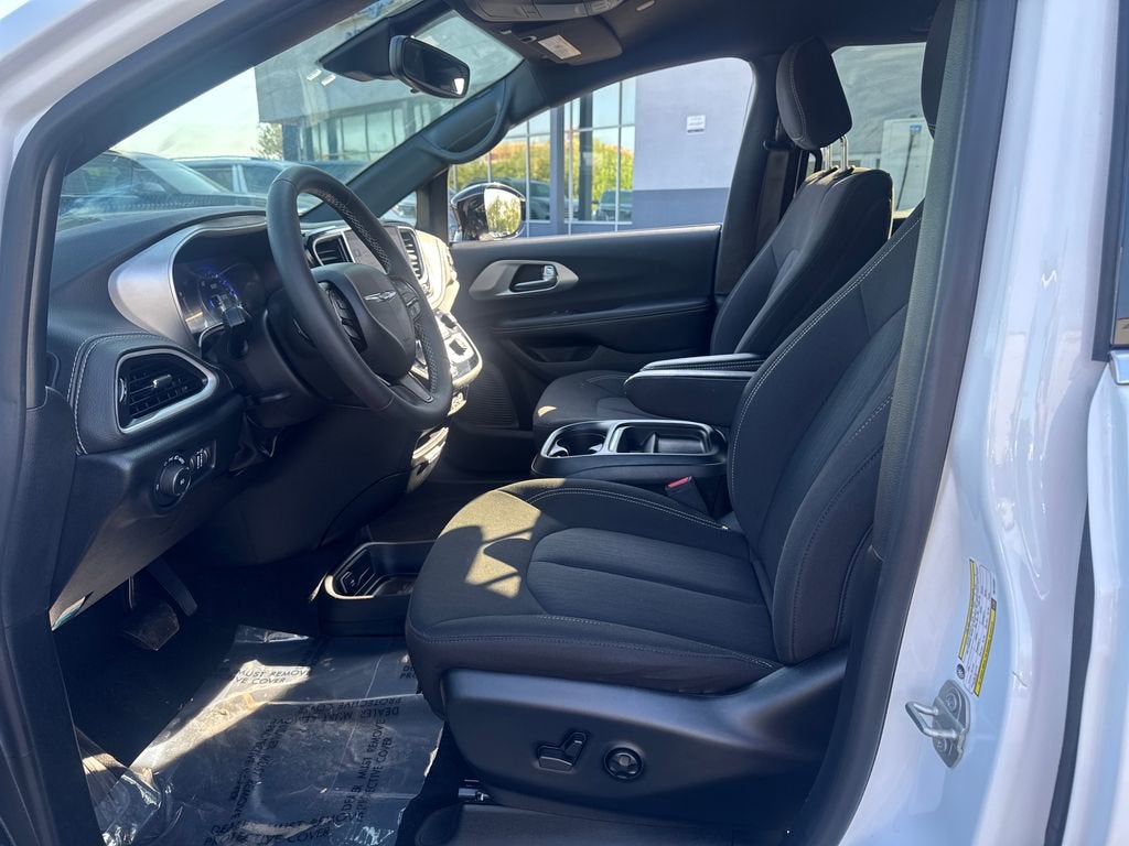 2024 Chrysler Pacifica Touring