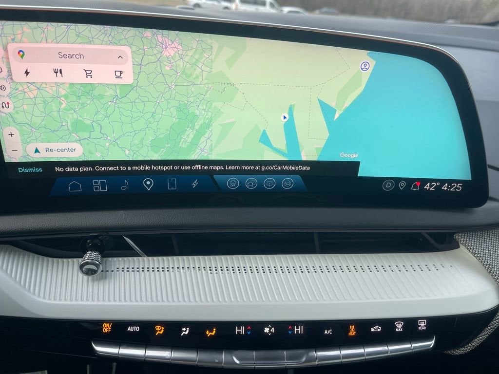 2025 Cadillac OPTIQ Luxury 2