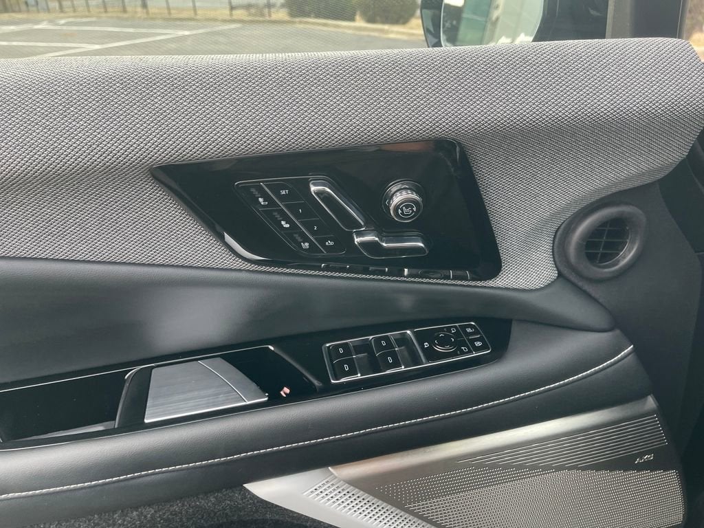 2025 Cadillac OPTIQ Luxury 2