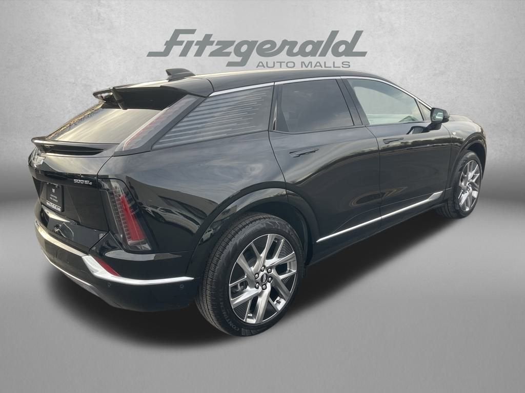 2025 Cadillac OPTIQ Luxury 2