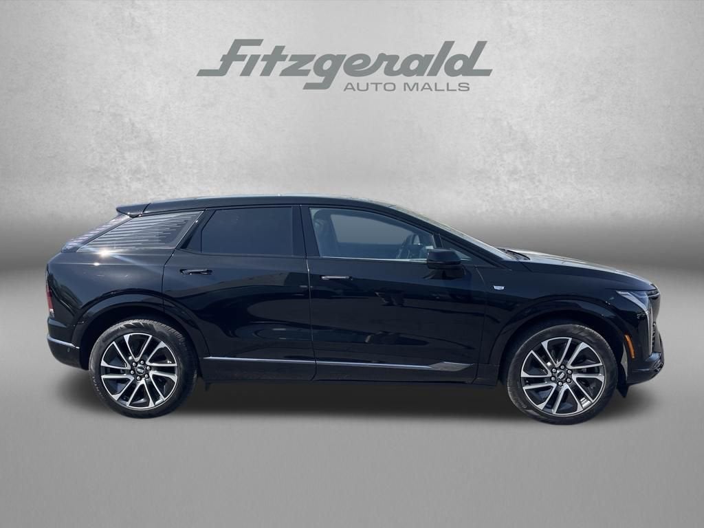 2025 Cadillac OPTIQ Sport 2