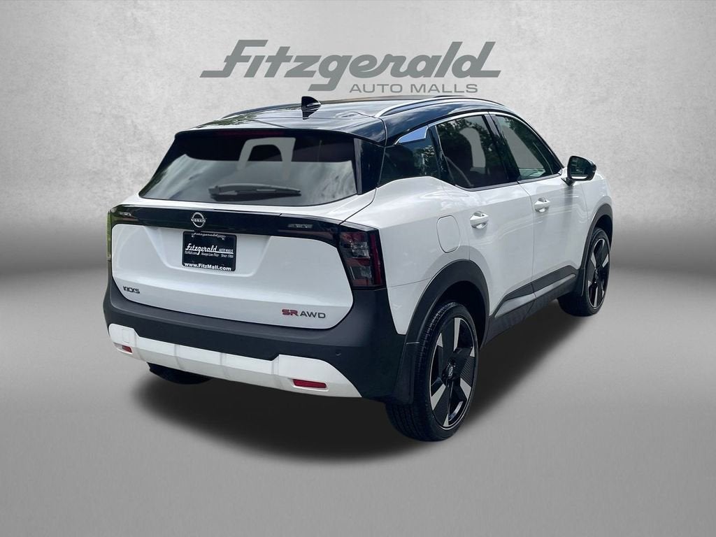 2025 Nissan Kicks SR