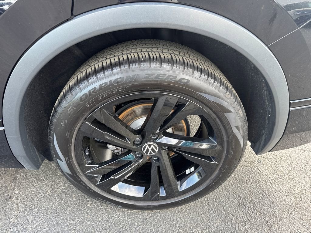 2024 Volkswagen Tiguan SE R-Line Black
