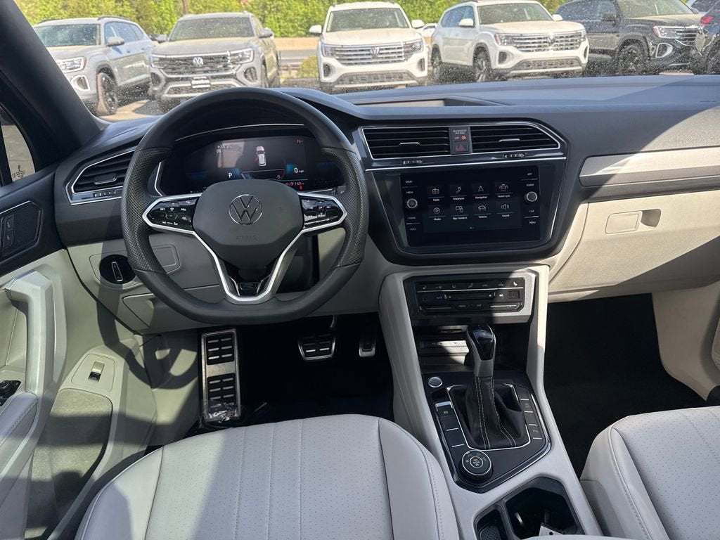 2024 Volkswagen Tiguan SE R-Line Black