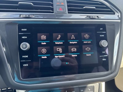 2024 Volkswagen Tiguan SE R-Line Black