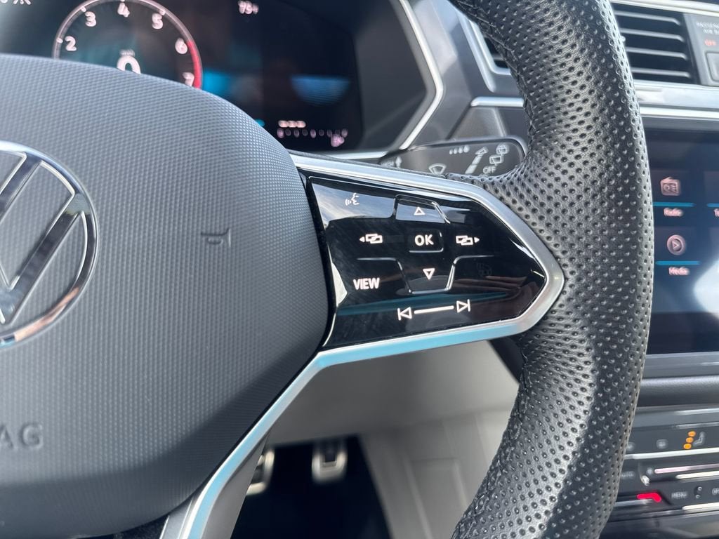 2024 Volkswagen Tiguan SE R-Line Black