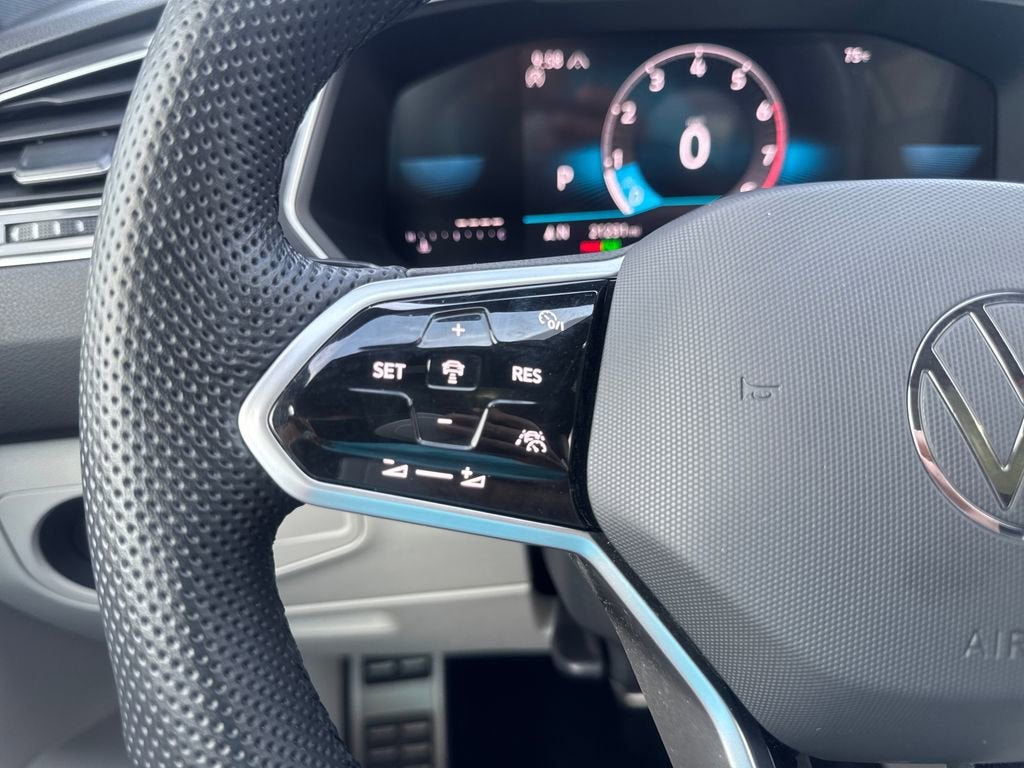 2024 Volkswagen Tiguan SE R-Line Black