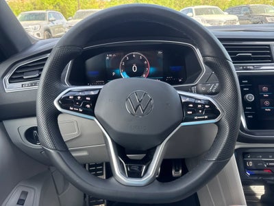2024 Volkswagen Tiguan SE R-Line Black
