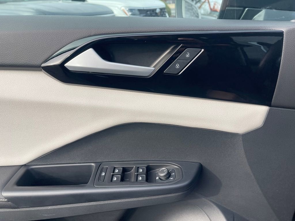 2025 Volkswagen Taos S