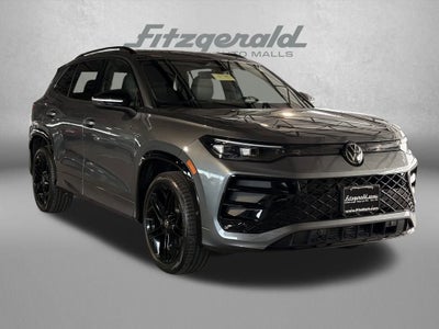 2025 Volkswagen Tiguan SE R-Line Black