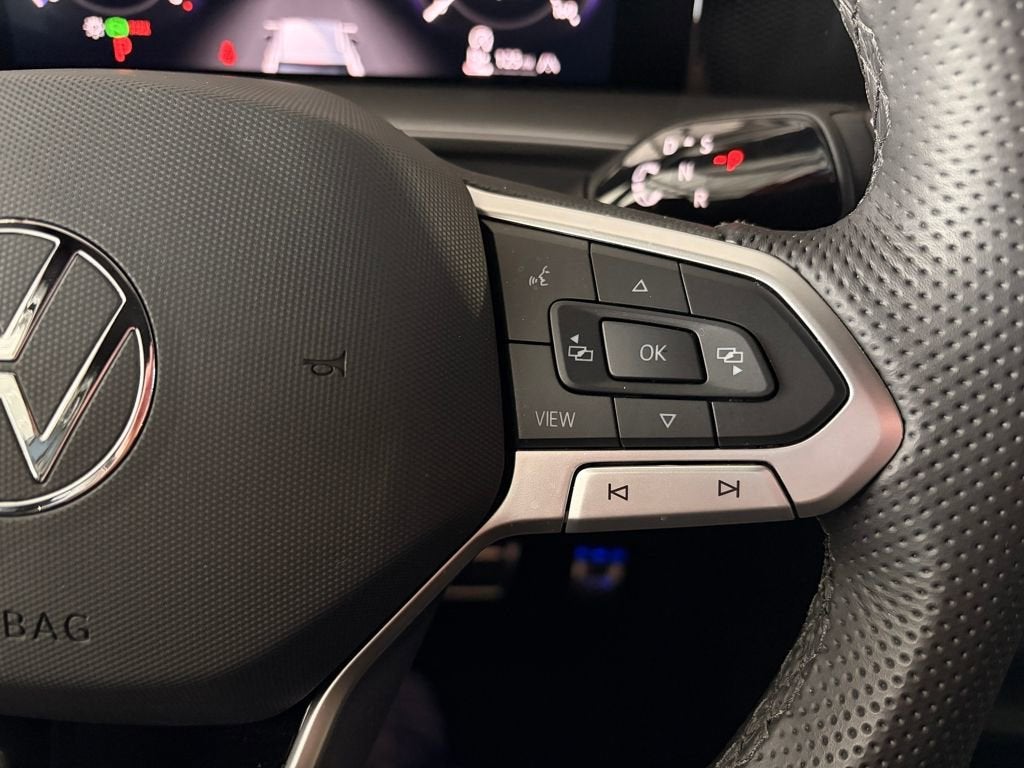 2025 Volkswagen Tiguan SE R-Line Black