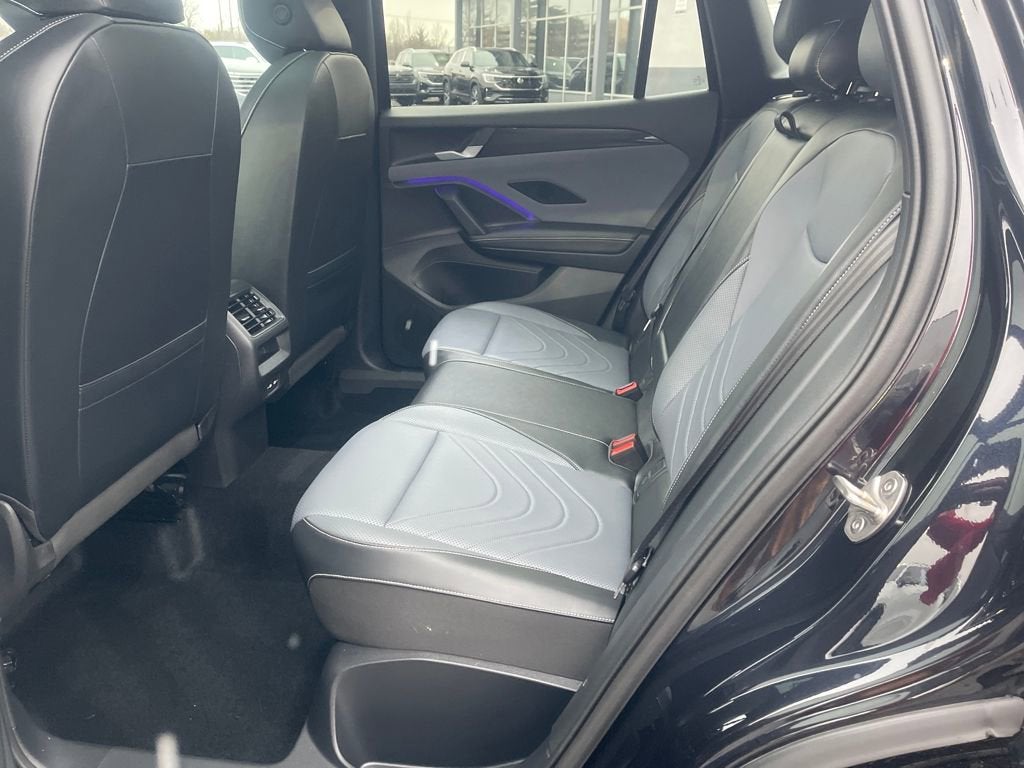 2025 Volkswagen Tiguan SE R-Line Black