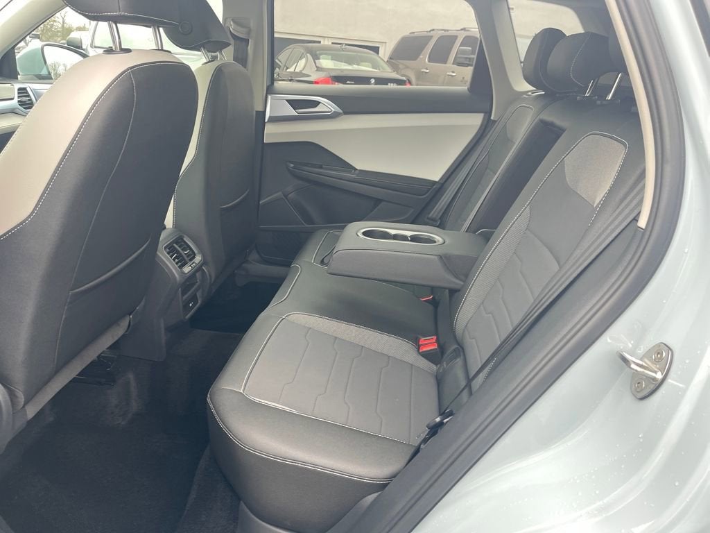 2025 Volkswagen Taos SE