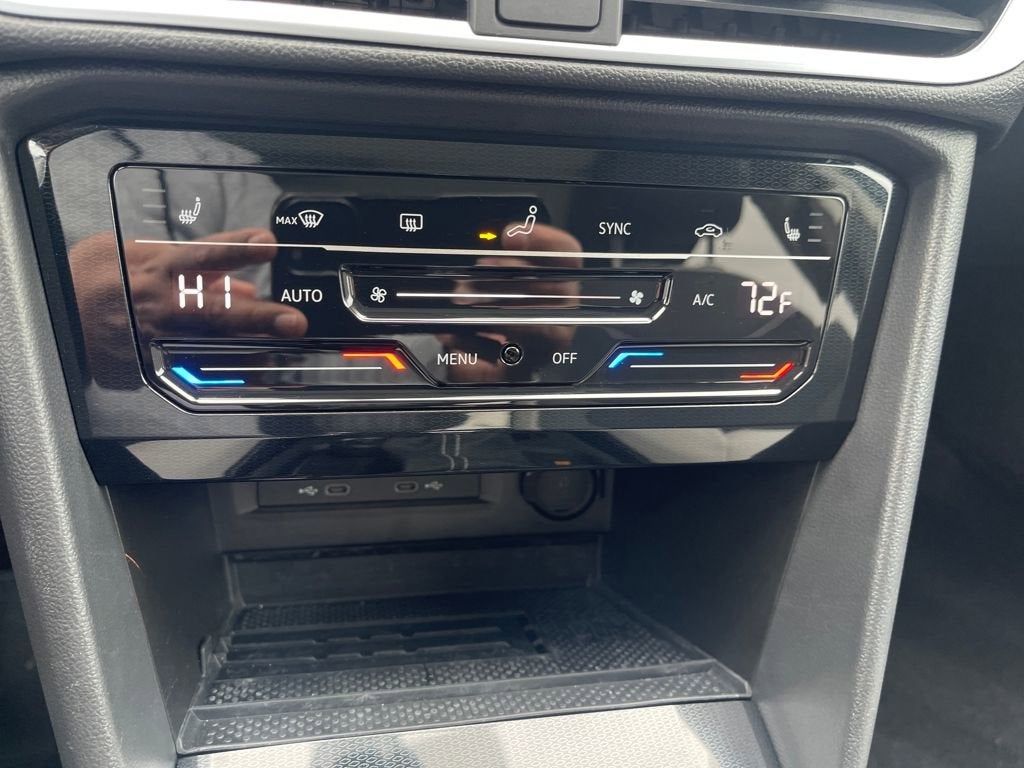 2025 Volkswagen Taos SE