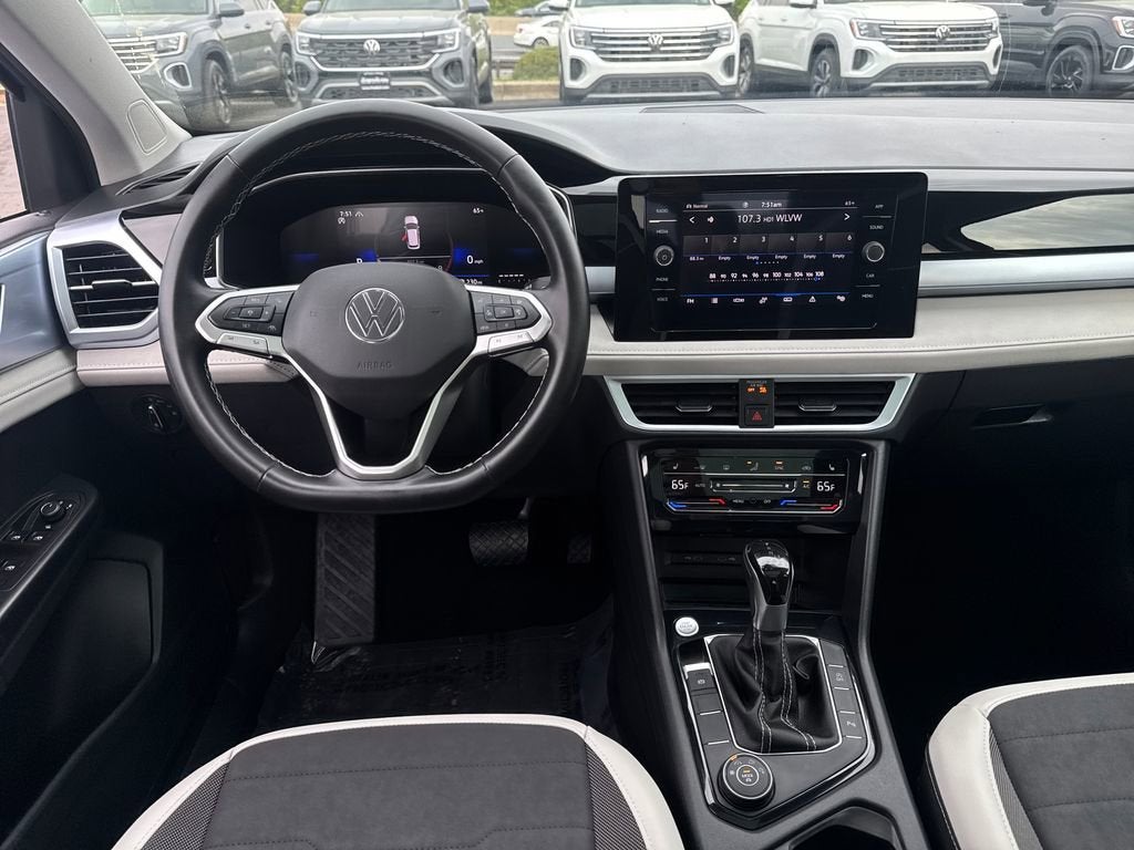 2025 Volkswagen Taos SE